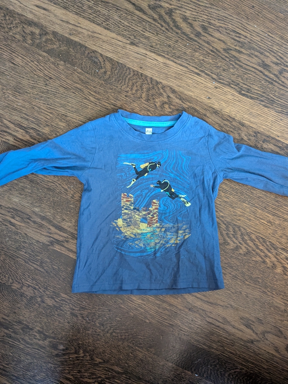 Tea Collection Castle Divers Graphic Tee Size 3 – Türkiye Lake Van